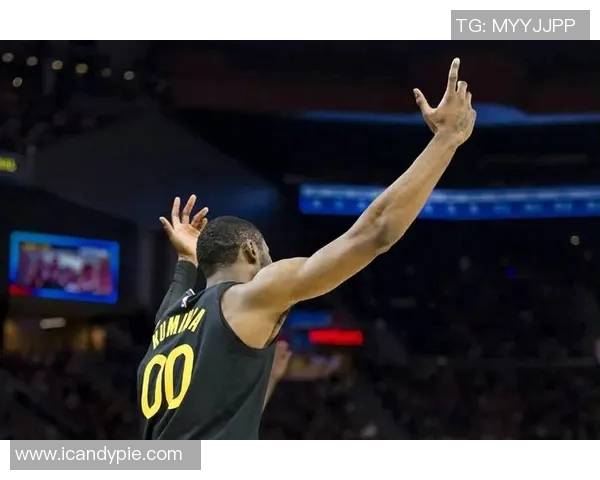 勇士与骑士激战正酣NBA精彩对决回顾与分析